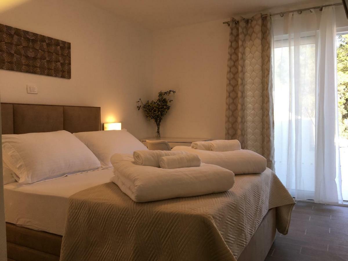Holiday Hvar Vrbanj Eksteriør billede